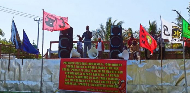 Solidaritas Masyarakat Masyarakat Papua, Asli Merauke saat melakukan orasi mimbar bebas