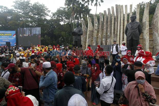 Deklarasi Koalisi Aksi Menyelamatkan Indonesia (KAMI) di Tugu Proklamasi, Jakarta, Selasa 18 Agustus 2020. (Foto/SINDOnews/Isra Triansyah)