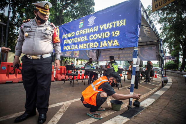 Pria Tak Pakai Masker Tabrak Satpol PP di Cakung Lalu Minta Ditembak Polisi