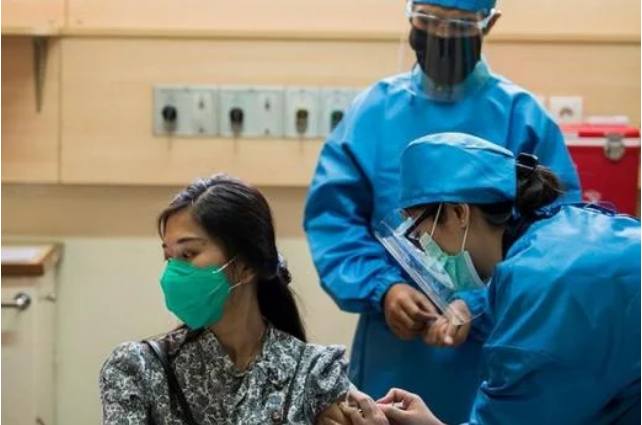 Waduh! Relawan yang Sudah Disuntik Vaksin China Kini Malah Positif Corona