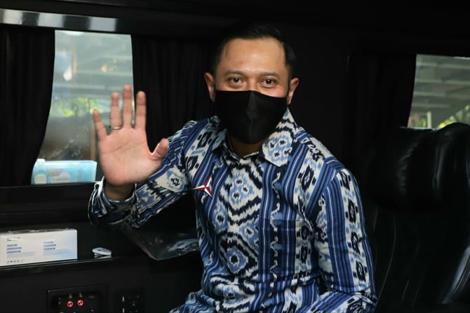 Ketua Umum Partai Demokrat Agus Harimurti Yudhoyono (AHY) mengatakan, pandemi Covid-19 yang saat ini menghantam dunia dan tak terkecuali Indonesia adalah nyata. Virus itu tidak mengenal kalangan manapun. (dok JawaPos.com)