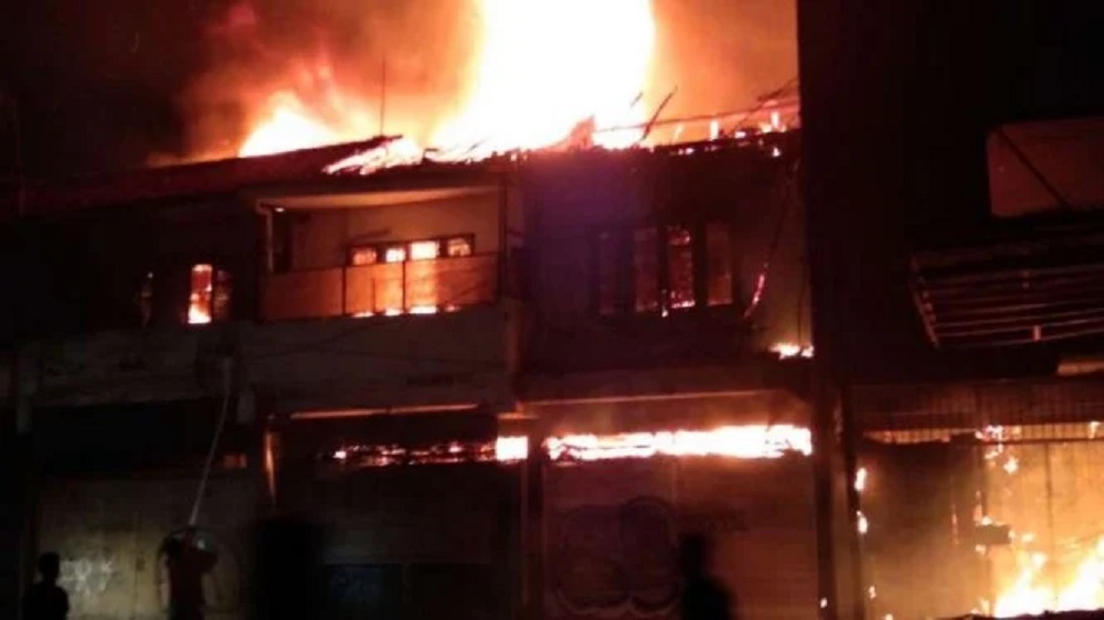 Bioskop Rivoli, Senen, Jakarta Pusat dibakar massa demo tolak Omnibus Law