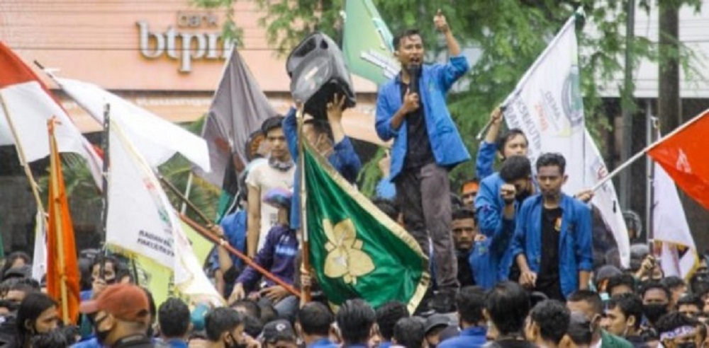 Kecewa Pengesahan UU Ciptaker, Mahasiswa Tuntut Anggota DPR Asal Aceh Minta Maaf