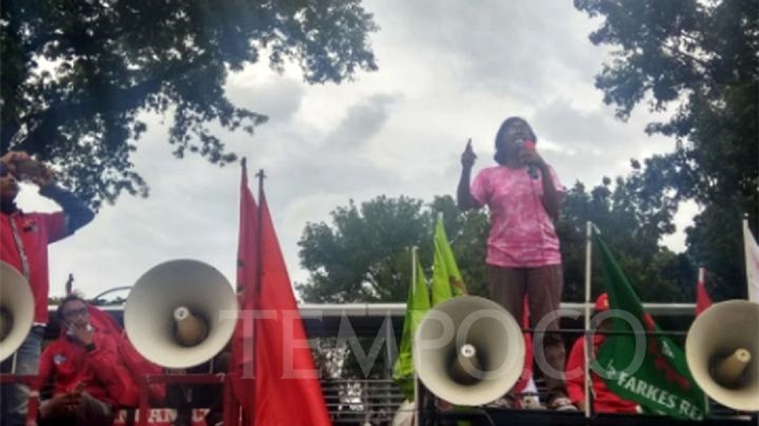 Asfinawati Ajak Demonstran Rekam Aparat yang Lakukan Kekerasan