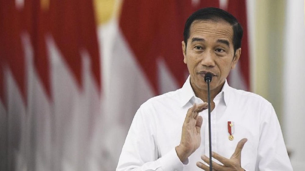 Jokowi Dihujani Kritik, Denny Siregar dan Ruhut Tampil Membela