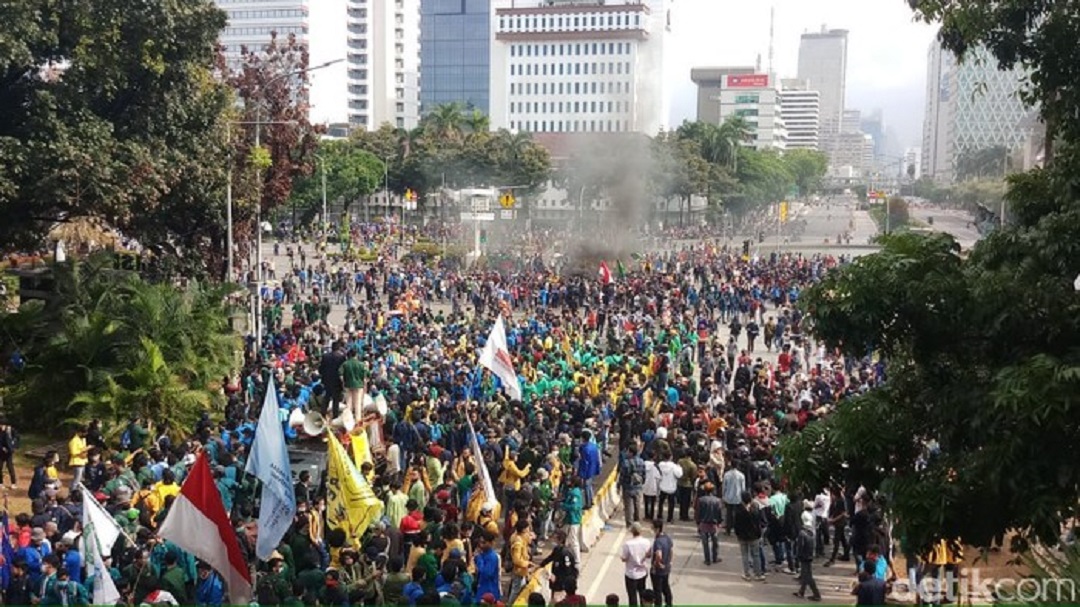 Istana Mau Digeruduk Ribuan Buruh, Jokowi Sejak Pagi Terbang Keluar Jakarta