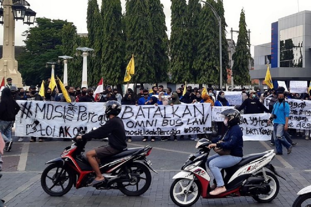 MUI Minta Jokowi Kendalikan Keamanan, Jangan Biarkan Aparat Brutal