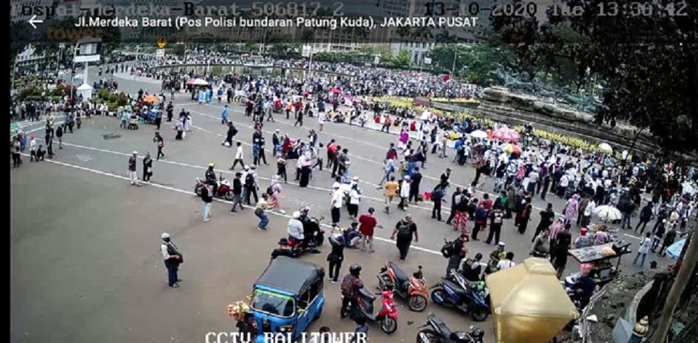 Ribuan Massa Aksi 1310 Berkumpul Di Patung Kuda, Tak Bisa Dekati Istana Negara