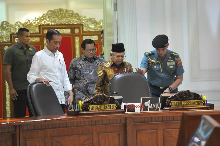 Satu Tahun Jokowi-Ma'ruf, Utang Menumpuk hingga Kemiskinan Jadi 'Warisan'