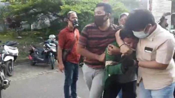 Polisi Buru Pengunggah Hoax Perwira Susupi Demo Berujung Cekcok Antarpolisi