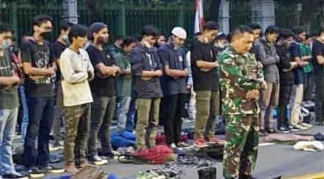 Mayor Jenderal TNI Dudung Jadi Imam Shalat Pendemo Dipuji PKS