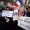 Muslim Prancis dalam sebuah unjuk rasa