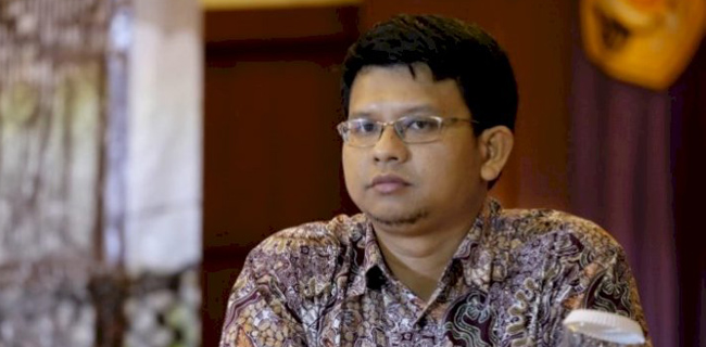 Kritisi Penurunan Baliho Oleh TNI, Pengamat: Cukup Polri Yang Bantu Satpol PP