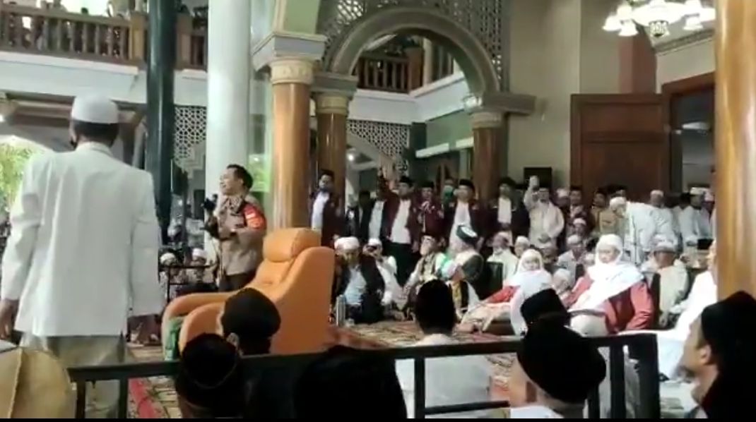 Soal Video Pengajian Abuya Uci Banten, Haikal Hassan: Itu Bukan Kerumunan, Hanya Orang Kumpul Dekat-dekatan