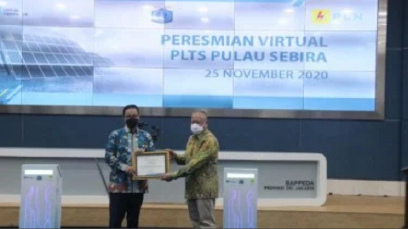 Anies Resmikan PLTS Hybrid Terbesar di Jakarta
