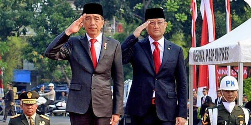 Presiden Joko Widodo dan Menteri Sosial Juliari Batubara