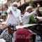 Habib Rizieq Tak Ada di Petamburan, Laskar FPI Sambut Polisi dengan Teriakan Jihad