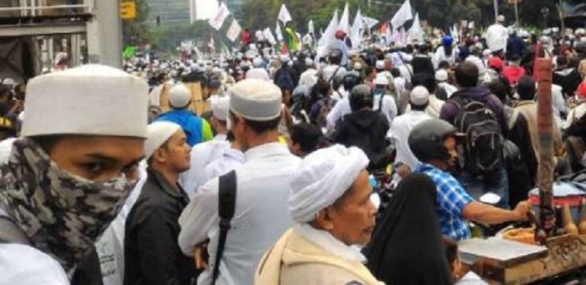 FPI Cs Keukeh Demo Istana, Sekjen MUI Keluarkan Peringatan