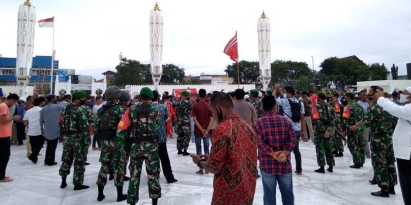 Bendera Bulan Bintang Sempat Berkibar Di Masjid Raya Baiturrahman Saat Milad GAM