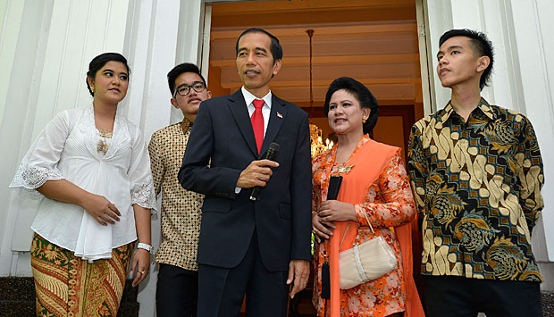 Sepanjang Indonesia Berdiri, Jokowi Satu-satunya Presiden Yang Anak Dan Menantunya Ikut Pilkada