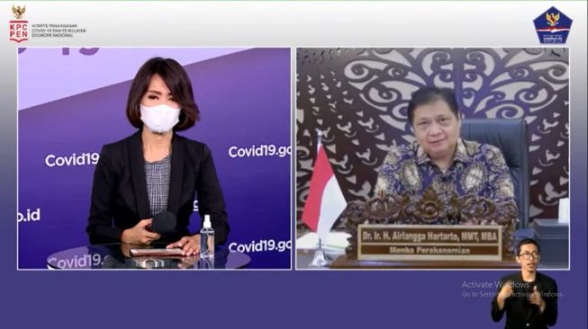 Beda Jauh Sikap Pembantu Jokowi Positif COVID-19 antara Doni dan Airlangga