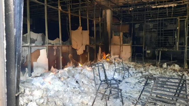 BREAKING NEWS: Gedung E Kantor Bupati Karimun Terbakar