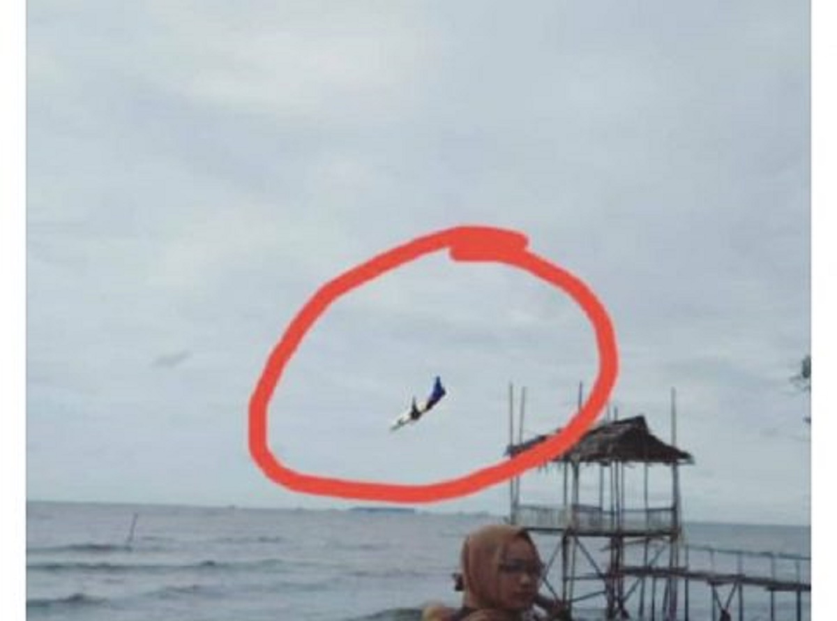 Ngabalin Posting Foto Sriwijaya Air Jatuh Tertangkap Kamera, Roy Suryo: Hasil Editan