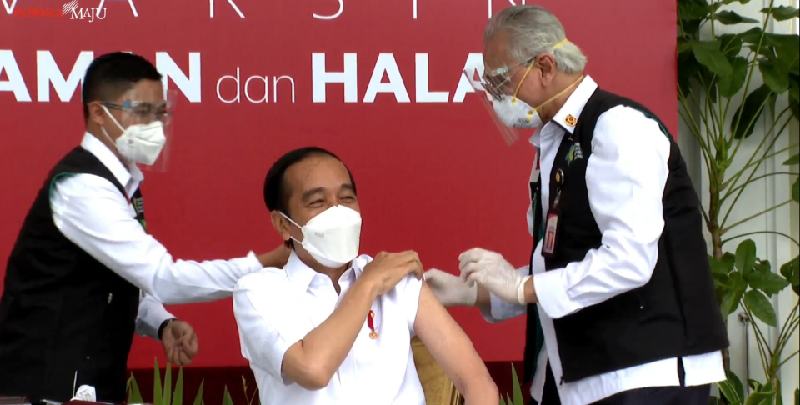 Jokowi Belum Tentu Disuntik Sinovac, Haris Rusly Moti: Masa Sih Begitu?
