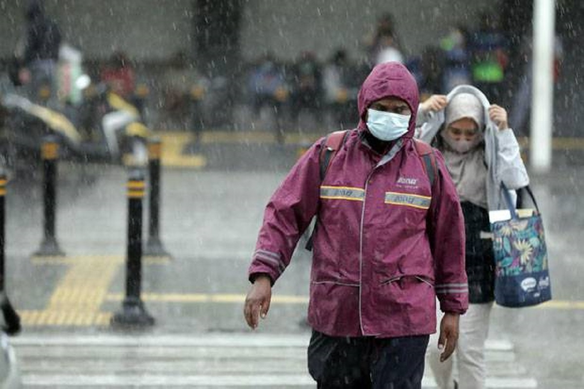 Diguyur Hujan Lebat, Warganet Heran Tidak Ada Kabar Banjir di Jakarta