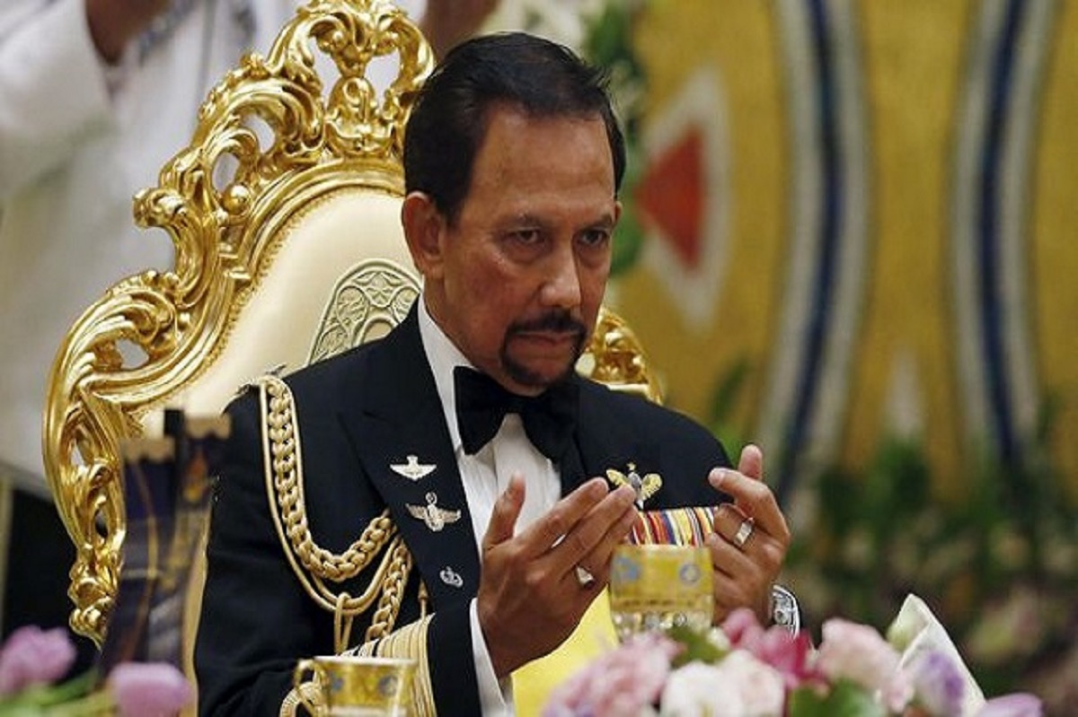 Hari Ini Brunei Resmi Berlakukan Hukum Rajam LGBT sampai Mati
