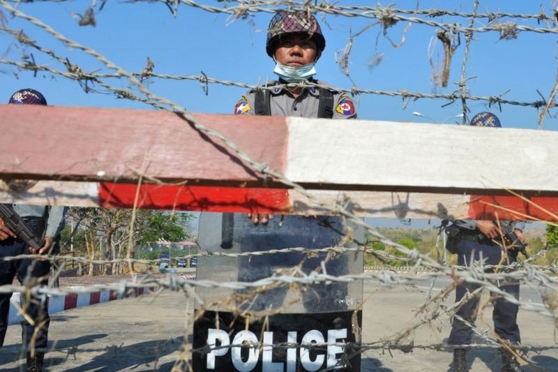 Myanmar: Militer ambil alih kekuasaan, kondisi darurat diberlakukan