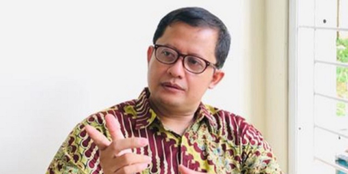 Kebijakan PPKM Skala Mikro Dinilai Terlambat, Ubedilah Badrun: Cara Berpikir Jokowi Harus Dikoreksi