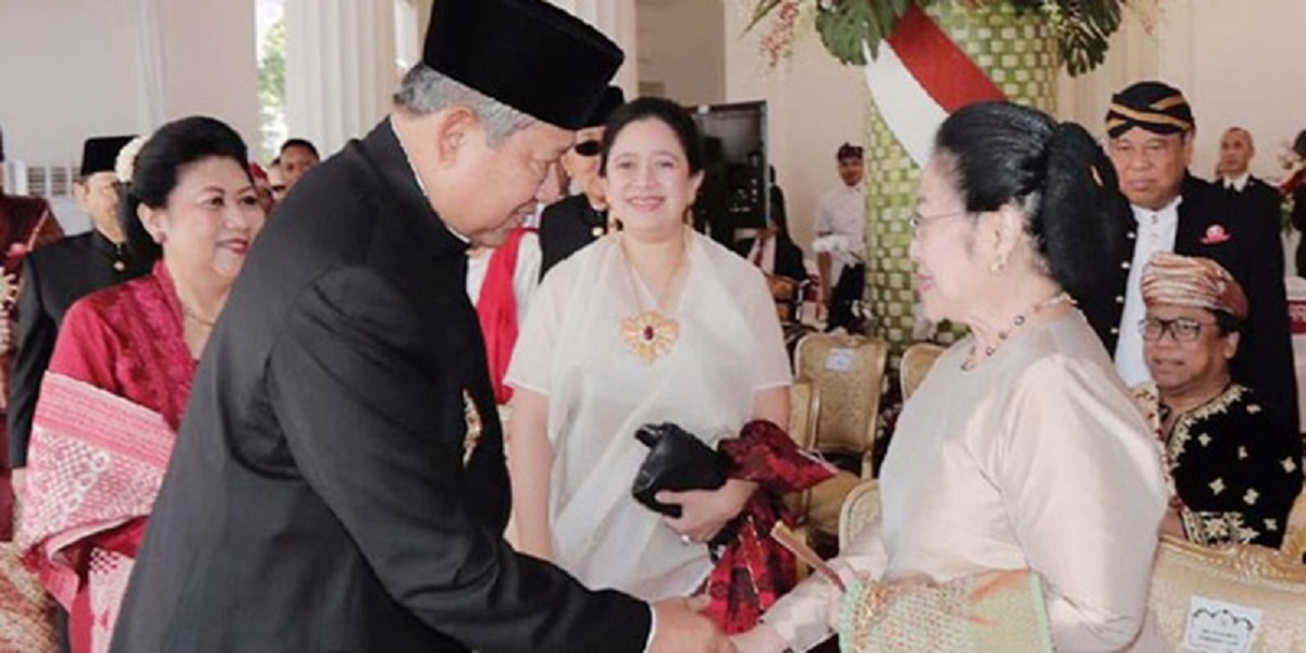 Membenturkan SBY Dan Megawati Seperti Merobek Merah Putih