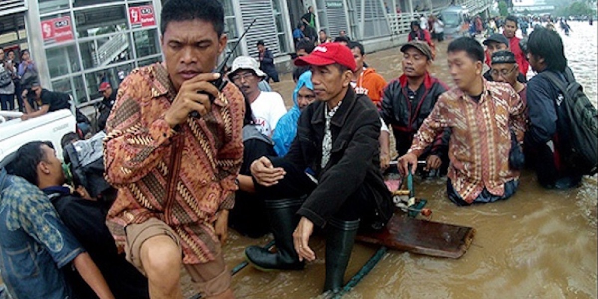 Ubedilah Badrun: Omong Besar Jokowi Tentang Banjir DKI Tidak Terbukti