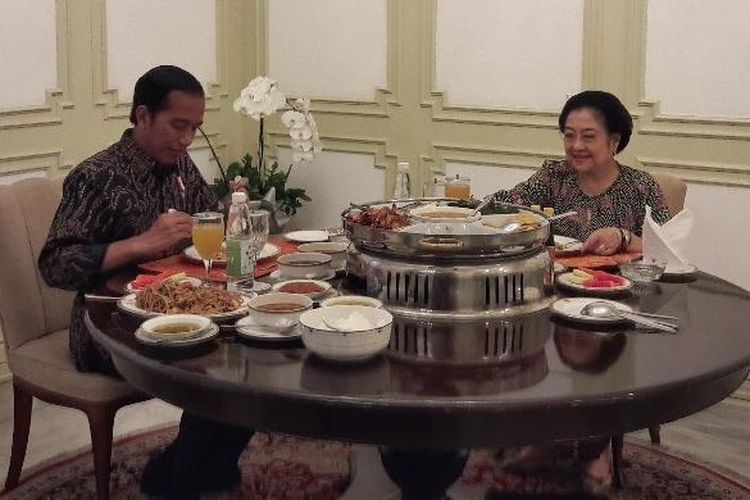 Megawati Bertemu Jokowi, Fernando Tangkap Sinyal Reshuffle dalam Waktu Dekat