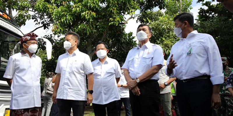 Luhut Marahi Loyalis Megawati karena Ingin Pamer Kekuasaan di Kandang Banteng