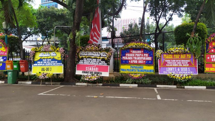Karangan Bunga Dukung Interpelasi Anies, Aktivis Jakarta: Kerjaan Taipan