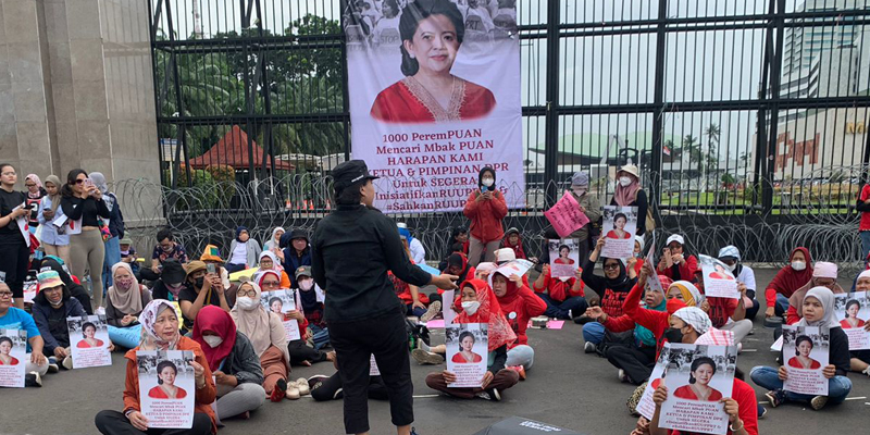 Geruduk Gedung DPR, Puan Maharani Diminta Sahkan RUU PPRT